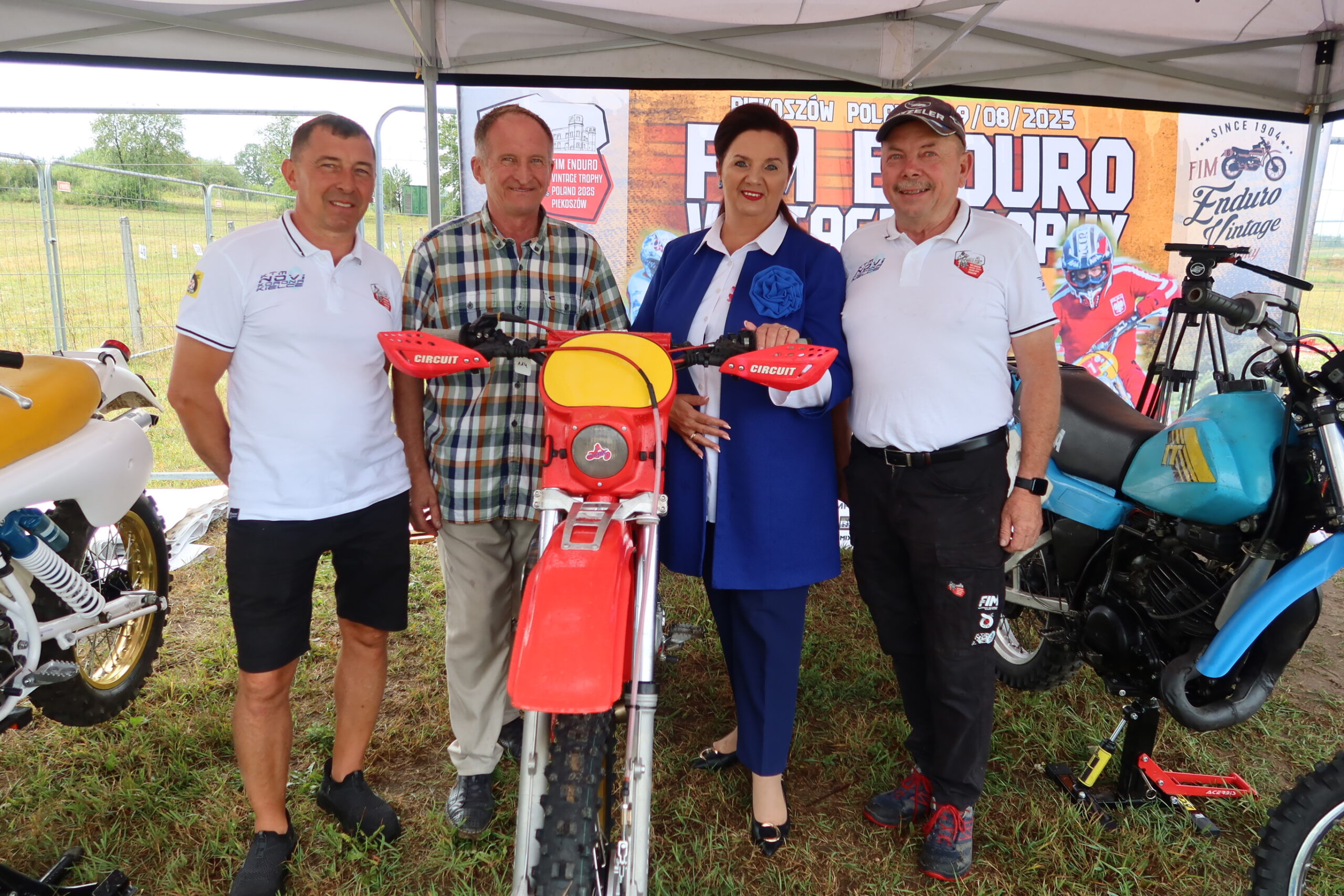 Ryk klasycznych maszyn i walka o mistrzostwo Europy. Wielkie enduro już w ten weekend w Piekoszowie