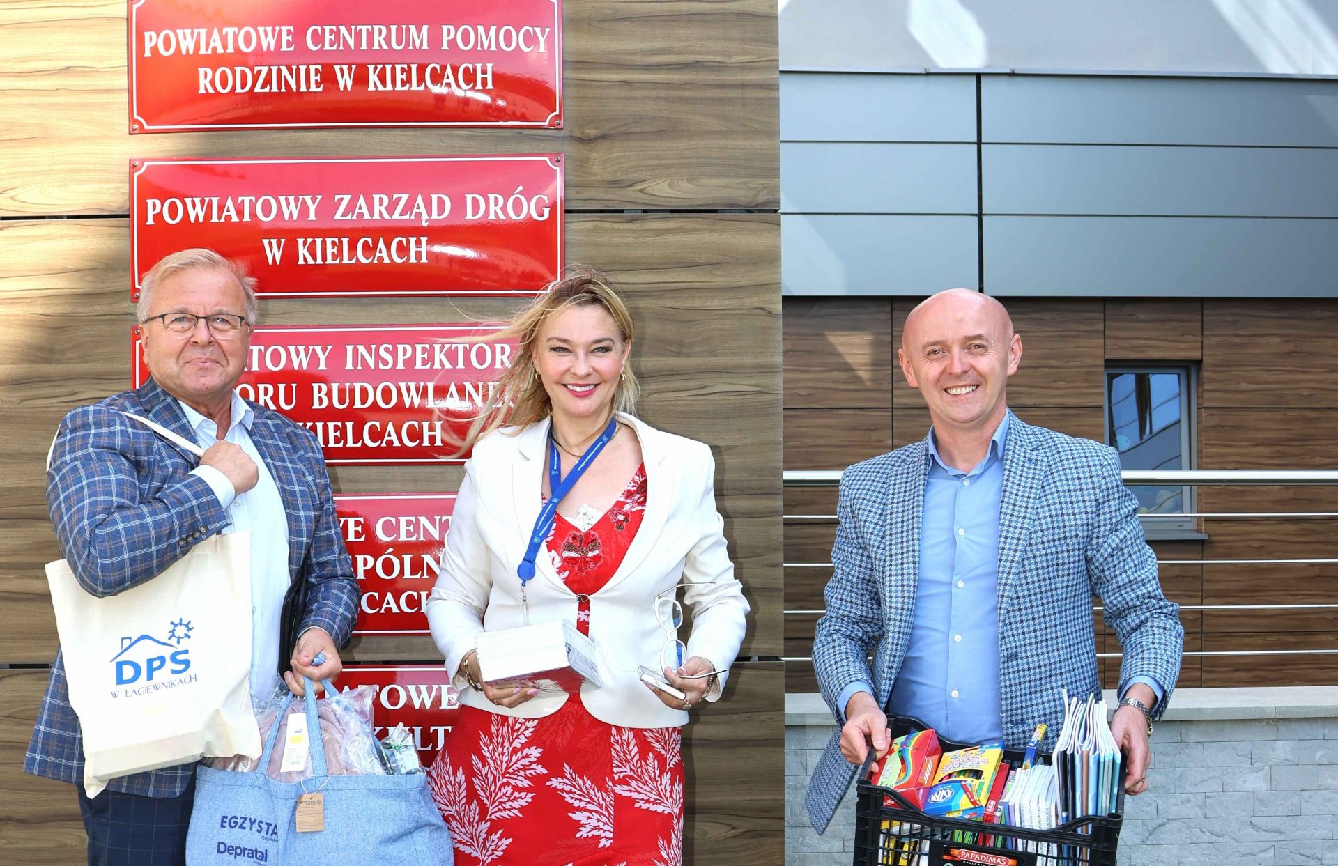 „Plecak Pełen Serc” wypełnia się przyborami szkolnymi