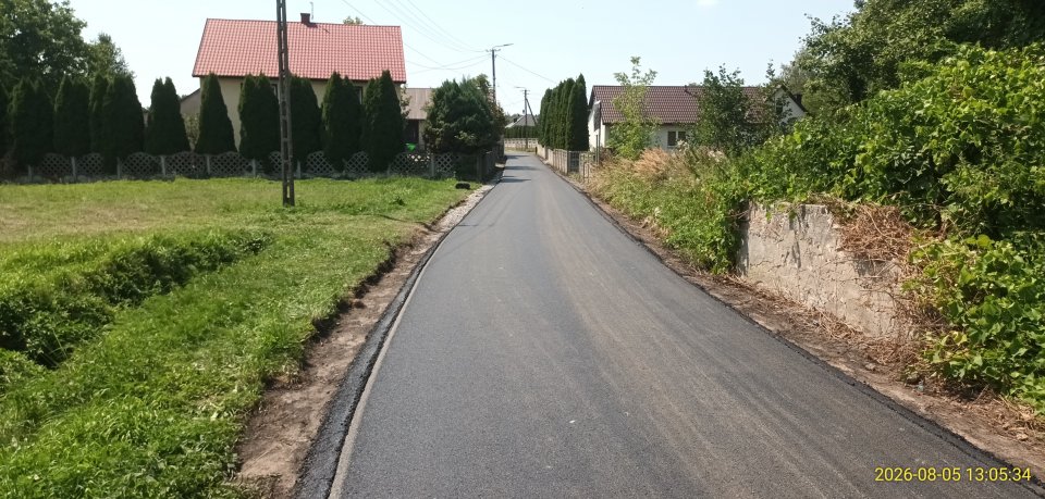 Trwają prace przy remoncie drogi w Łukowej