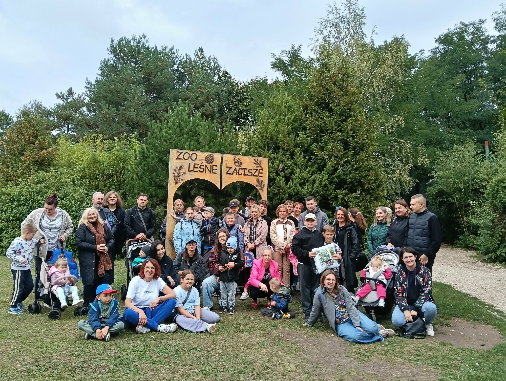 „Zrozumieć Autyzm – Niebieski Piekoszów”. 50 osób na wyjeździe edukacyjnym w Lisowie