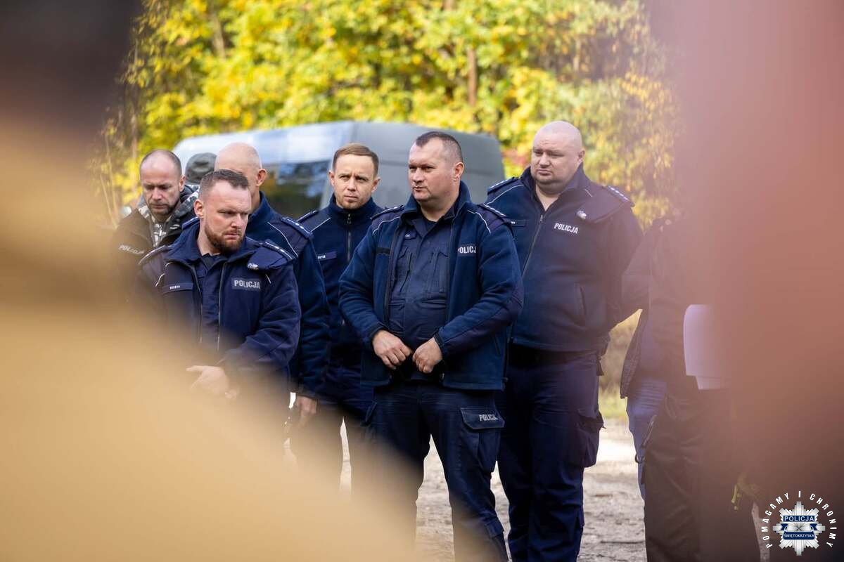 Wspólne ćwiczenia na Ponidziu – policjanci doskonalili poszukiwania osób zaginionych